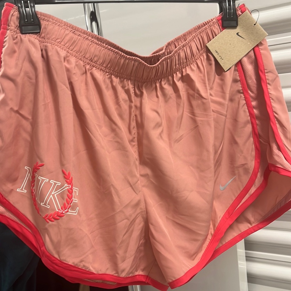 !!New Arrival!! Nike women's shorts